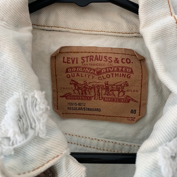 Distressed Levi’s cropped jacket - Picture 3 of 5